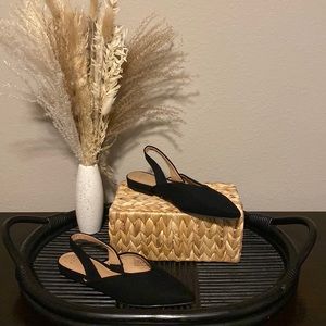 POINTED TOW BLACK FLATS